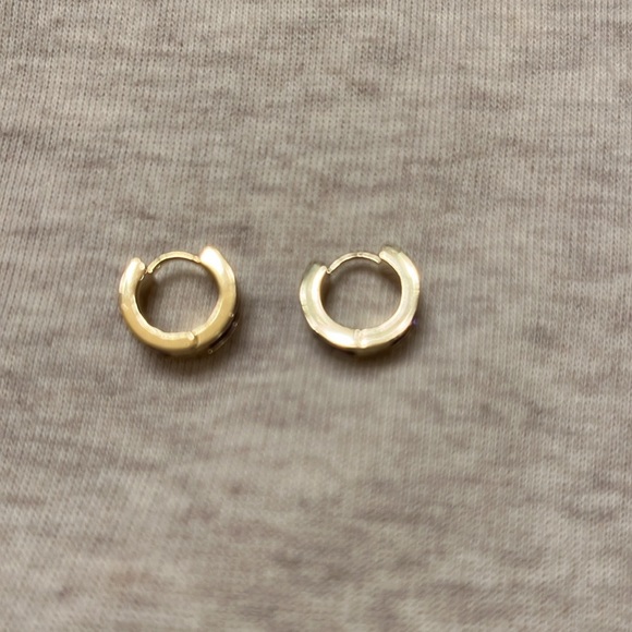 Kendra Scott purple and gold mini hoop earrings - Picture 7 of 8